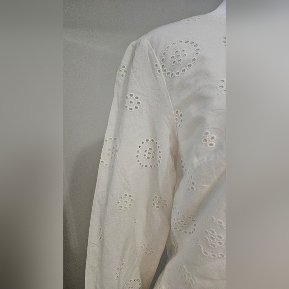 CROWN & IVY Lace Eyelet Ruffled Peplum Blouse In White. Size SP NWT - Picture 5 of 12